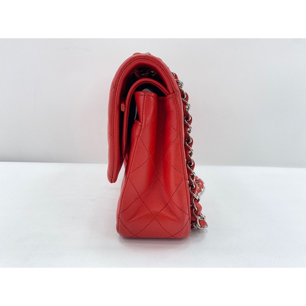 Chanel Shoulder Bag Quilted — view 5