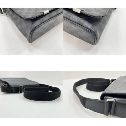 Louis Vuitton Shoulder Bag District — view 8