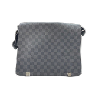 Louis Vuitton Shoulder Bag District — view 2