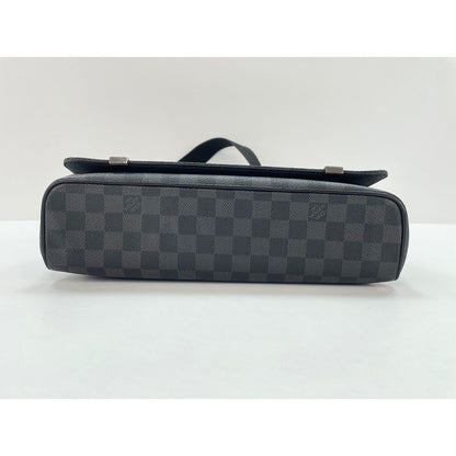 Louis Vuitton Shoulder Bag District — view 7