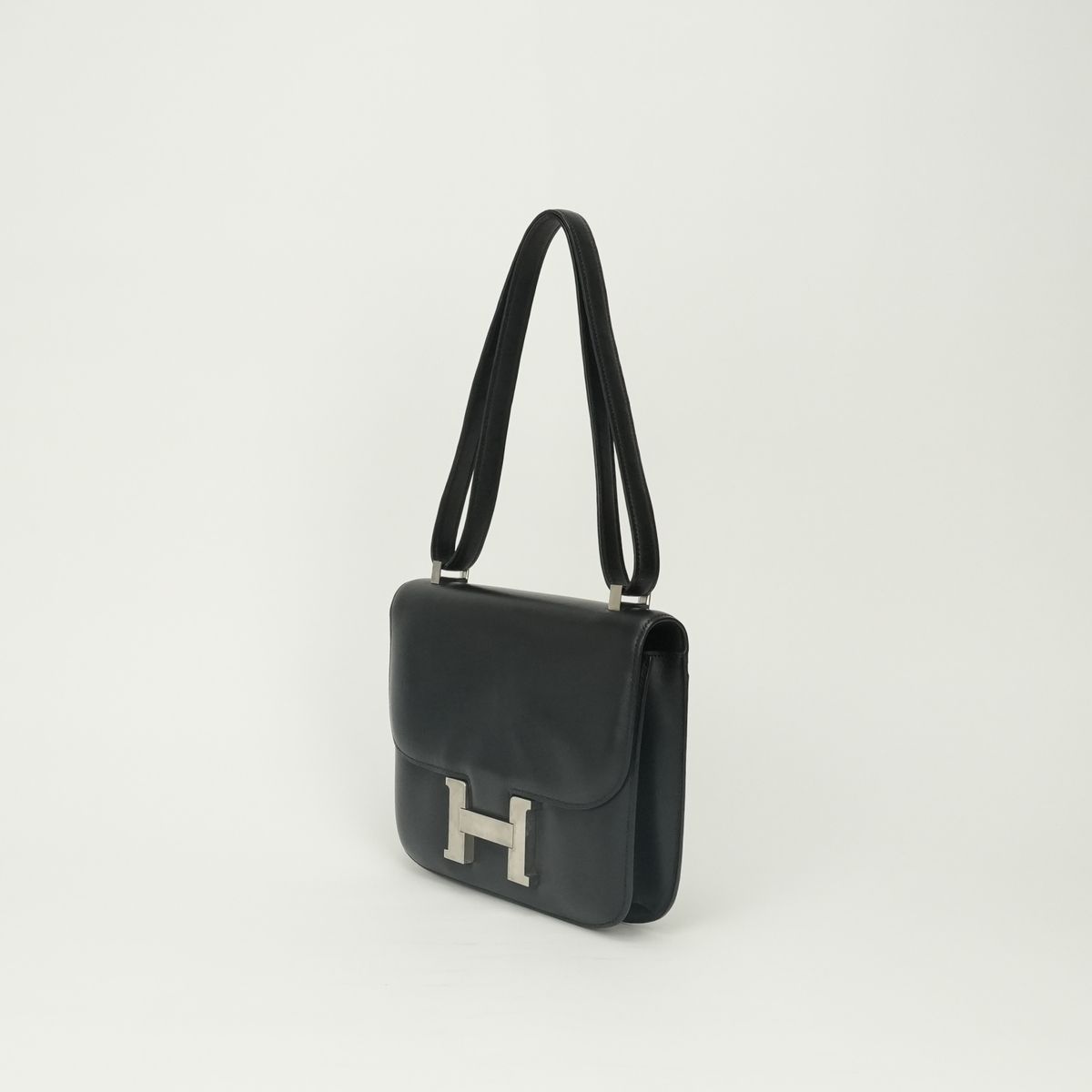 Hermes Constance 23 Shoulder Bag Box Calf Noir Black Silver — view 2
