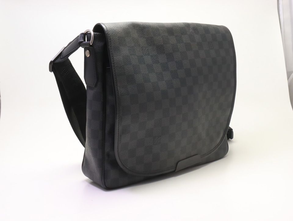 Louis Vuitton Damier Graphite Daniel MM Shoulder Bag — view 4