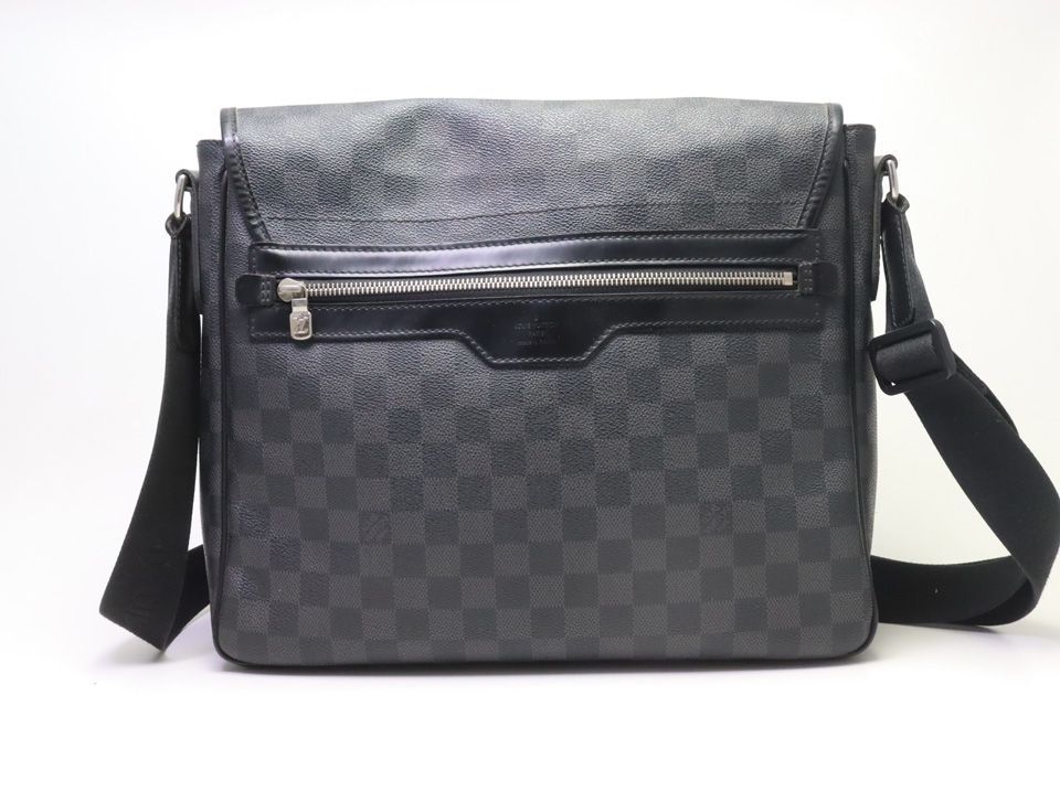 Louis Vuitton Damier Graphite Daniel MM Shoulder Bag — view 2