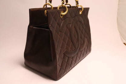 Chanel Quilted Lambskin Jumbo CC Logo Chain Tote Bag — view 4