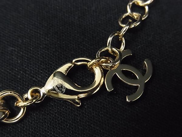 Chanel Logo CC Leather Rhinestone Pearl Roller Skates Necklace Gold — view 3