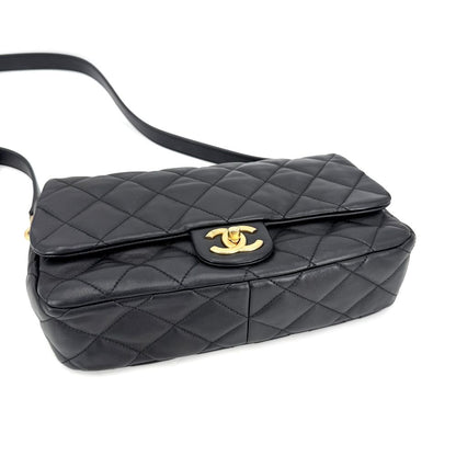 Chanel Shoulder Bag Quilted CC Logo Bag Crossbody Lambskin Black Gold — view 3