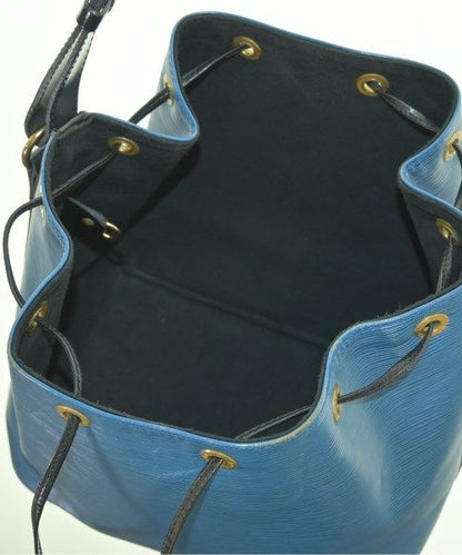 Louis Vuitton Shoulder Bag — view 4