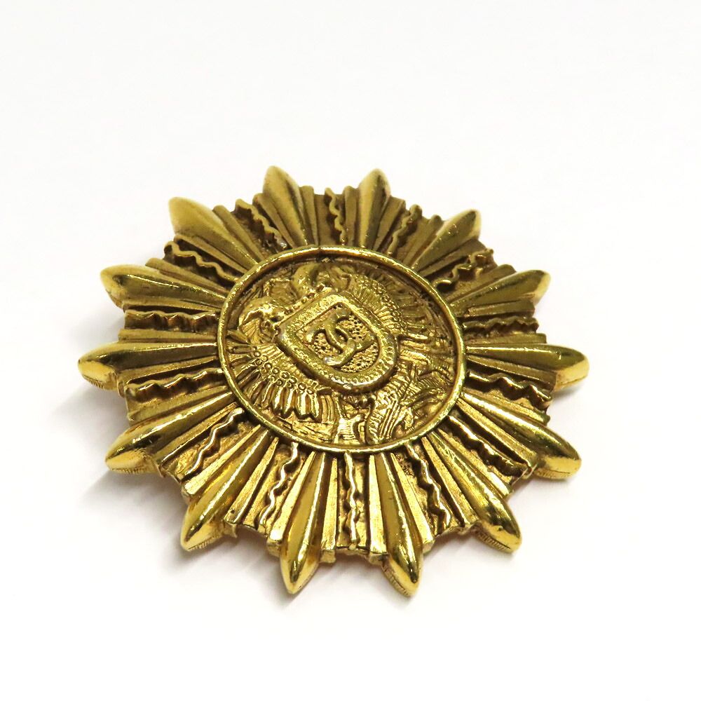 Chanel CC Logo Brooch Vintage Gold — view 3