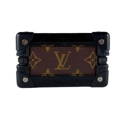 Louis Vuitton Shoulder Bag Monogram Tufting Vertical Soft Trunk — view 4