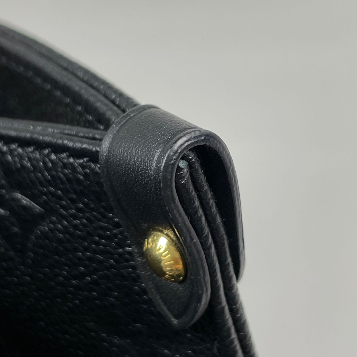 Louis Vuitton On The Go MM Handle 2-Way Shoulder Bag Monogram Empreinte Noir — view 8