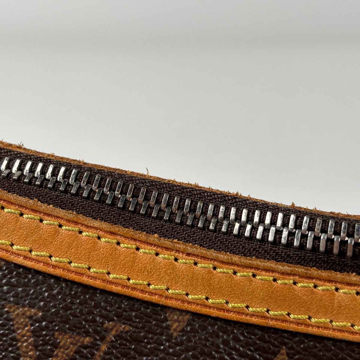 Louis Vuitton Odeon MM Shoulder Bag Monogram Brown — view 6