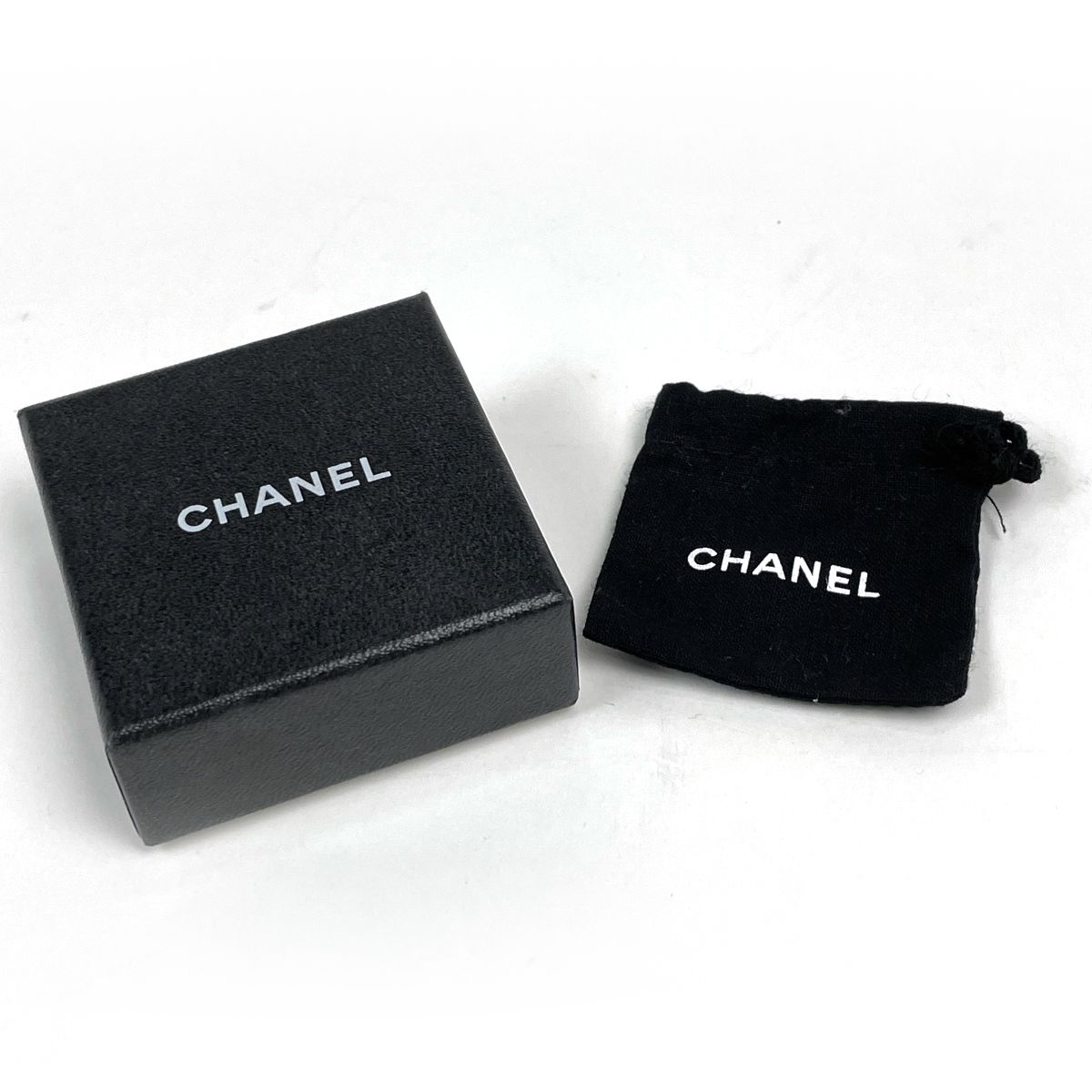Chanel Necklace CC Logo Metal Plastic Silver — view 6