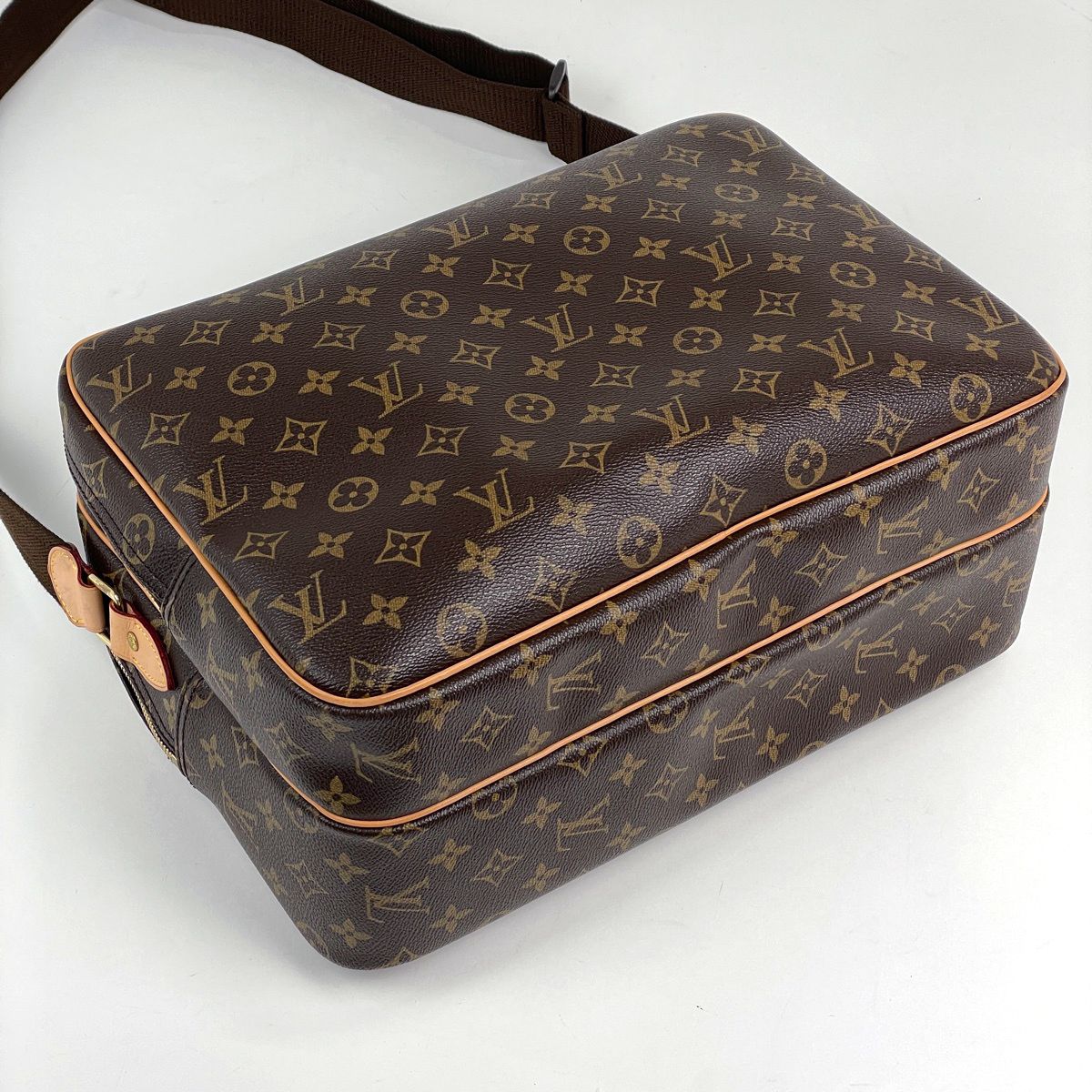 Louis Vuitton Reporter GM Shoulder Bag Monogram Brown — view 2