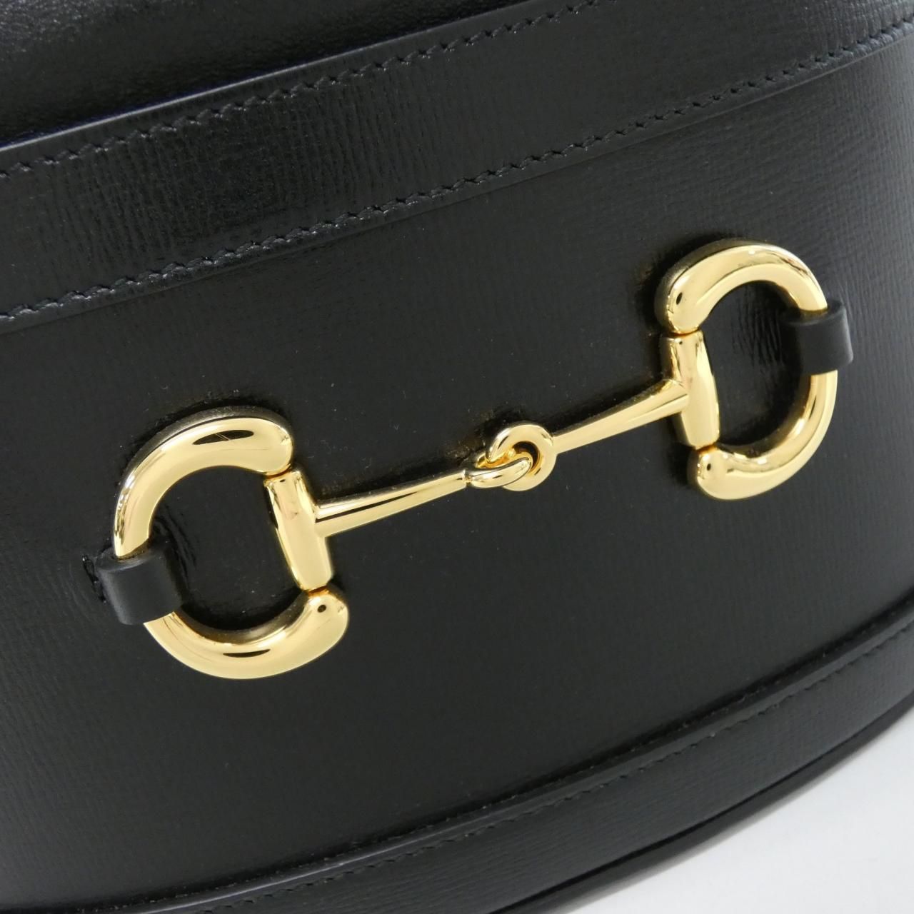Gucci Horsebit Shoulder Bag — view 4