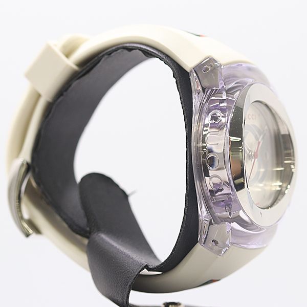 Gucci Sync 137.3 Quartz Date Silver Dial Watch — view 2