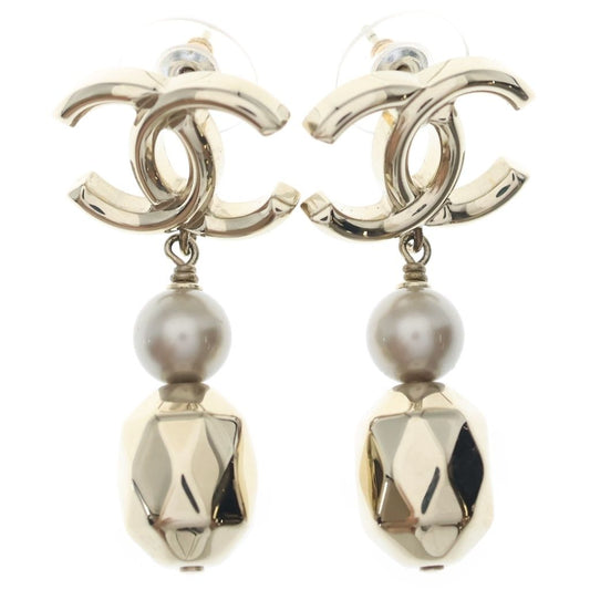 Chanel CC Logo Pearl Earrings Gold