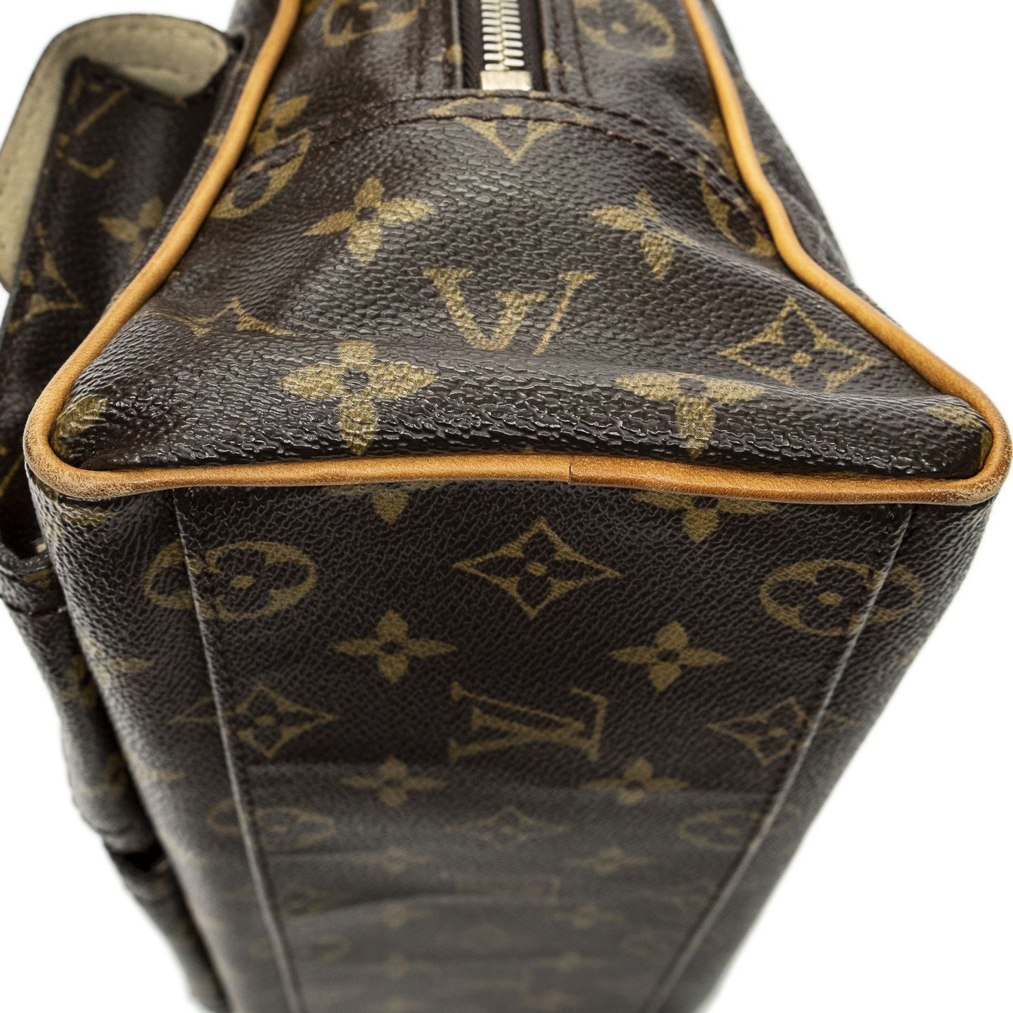 Louis Vuitton Manhattan Brown Monogram Canvas Shoulder Bag — view 8