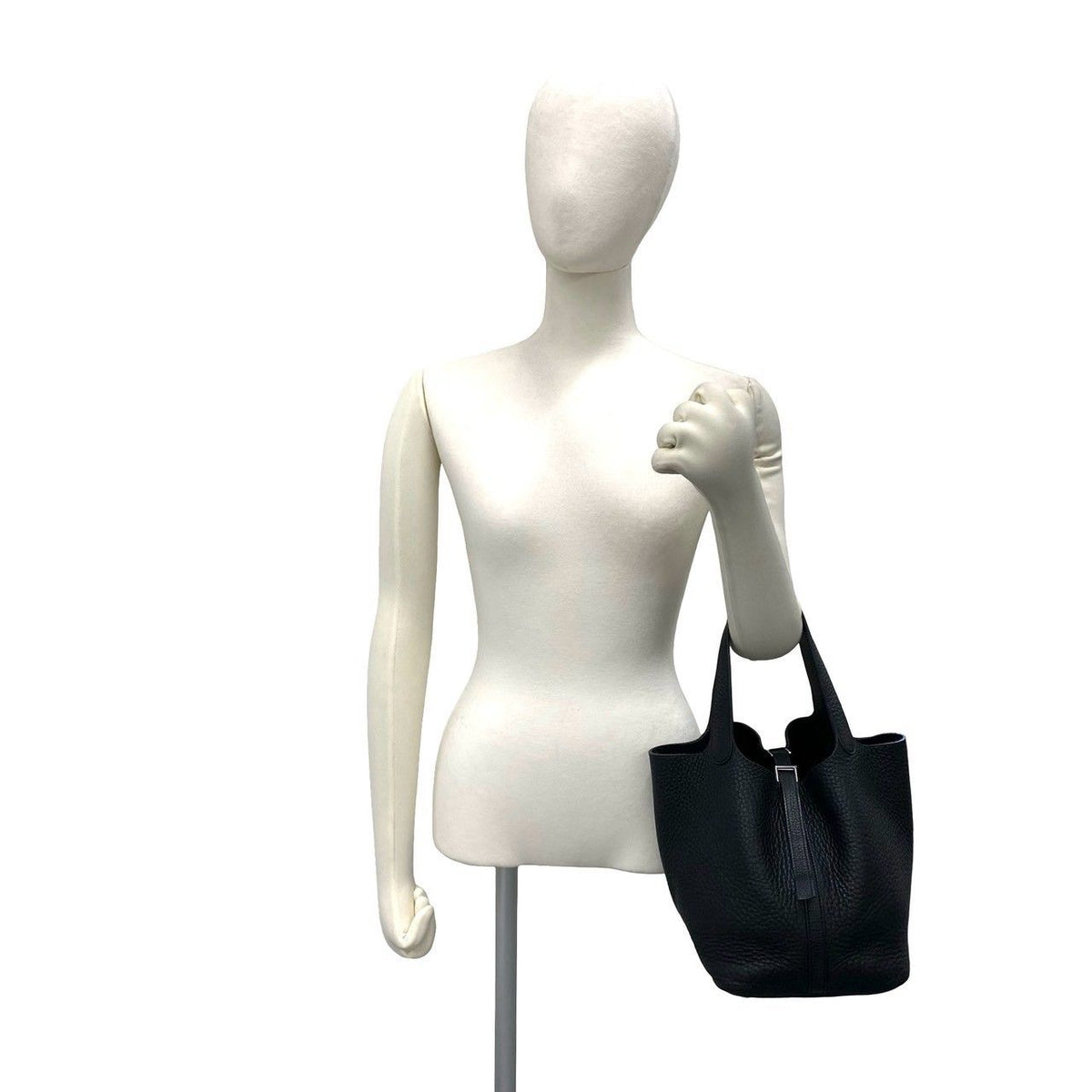 Hermes Picotin Lock MM Taurillon Clemence Leather Handbag Black — view 2
