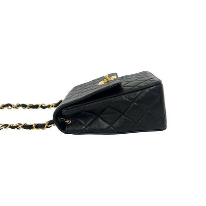 Chanel Vintage Quilted CC Logo Lambskin Chain Shoulder Bag Black — view 5