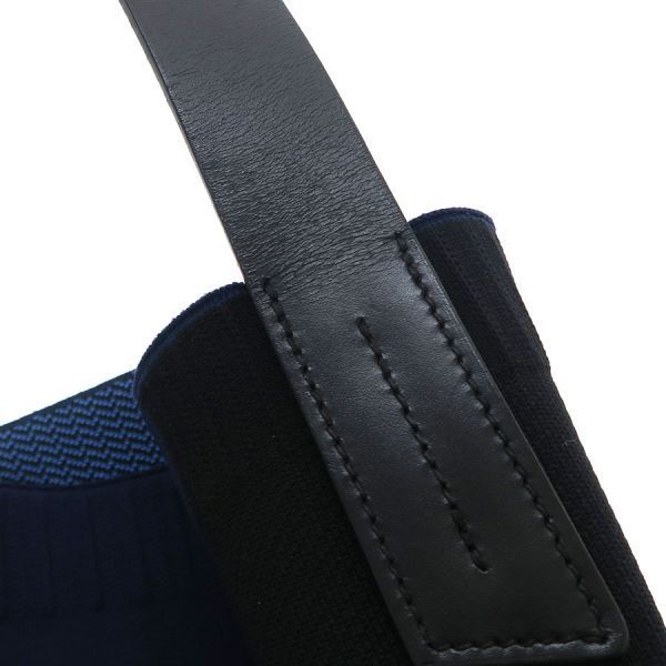 Hermes Etriviere Shoulder Bag MM — view 6