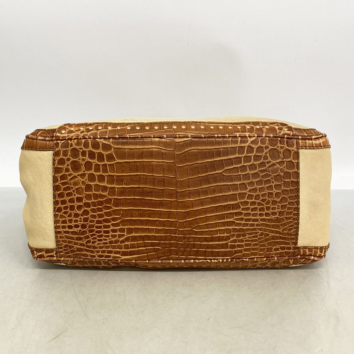 Celine Handbag Boogie Bag Leather Beige Brown Champagne Gold — view 3