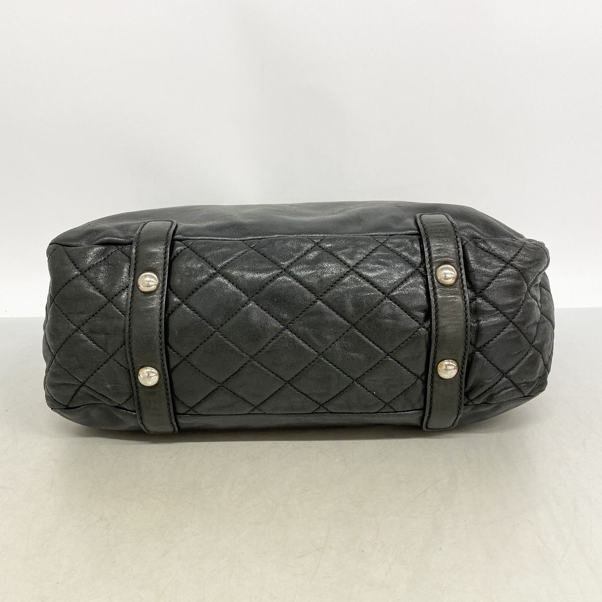 Chanel Chain Tote Bag 2.55 Quilted Lambskin Black Silver — view 3