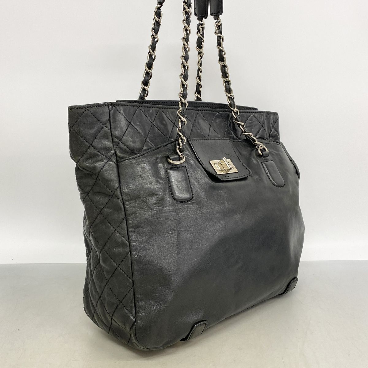 Chanel Chain Tote Bag 2.55 Quilted Lambskin Black Silver — view 2
