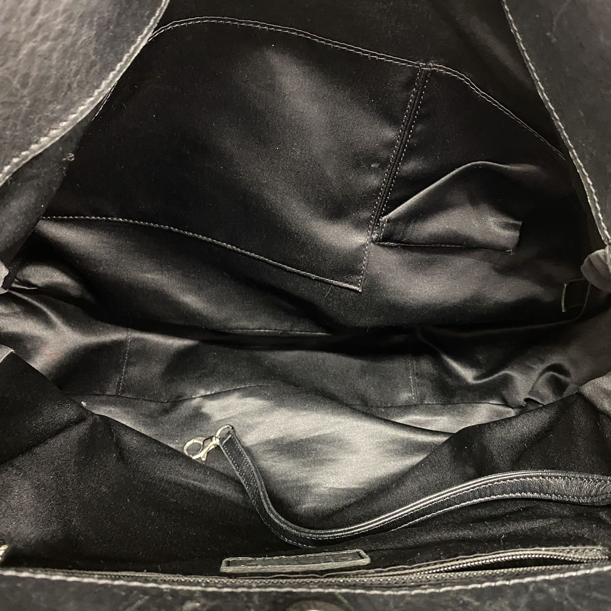 Chanel Chain Tote Bag 2.55 Quilted Lambskin Black Silver — view 4