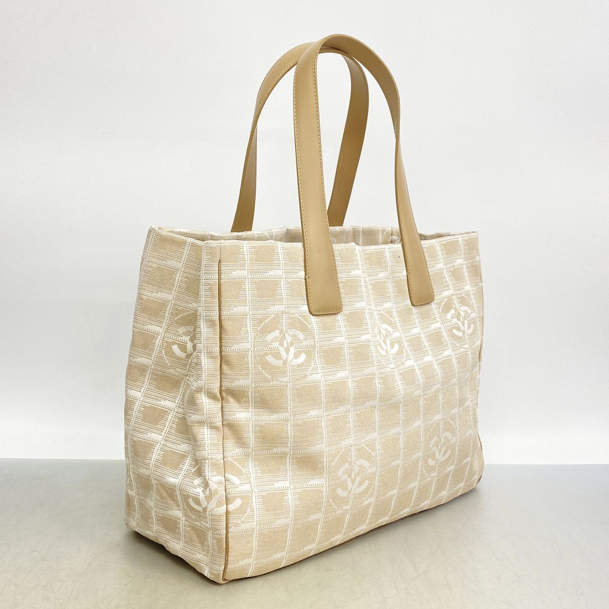 Chanel Tote Bag New Travel Nylon Beige Gold — view 2