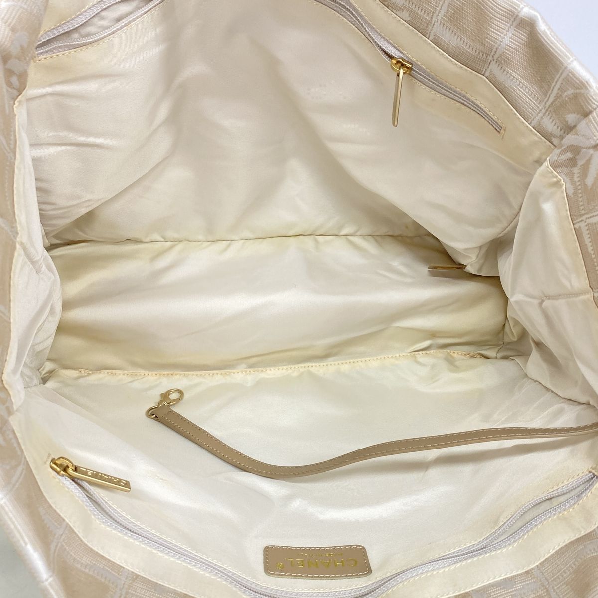 Chanel Tote Bag New Travel Nylon Beige Gold — view 4