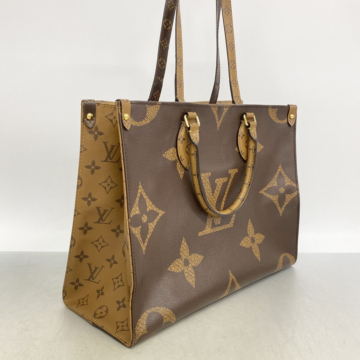 Louis Vuitton Tote Bag Monogram Giant Reverse On The Go MM Brown 2-Way — view 2