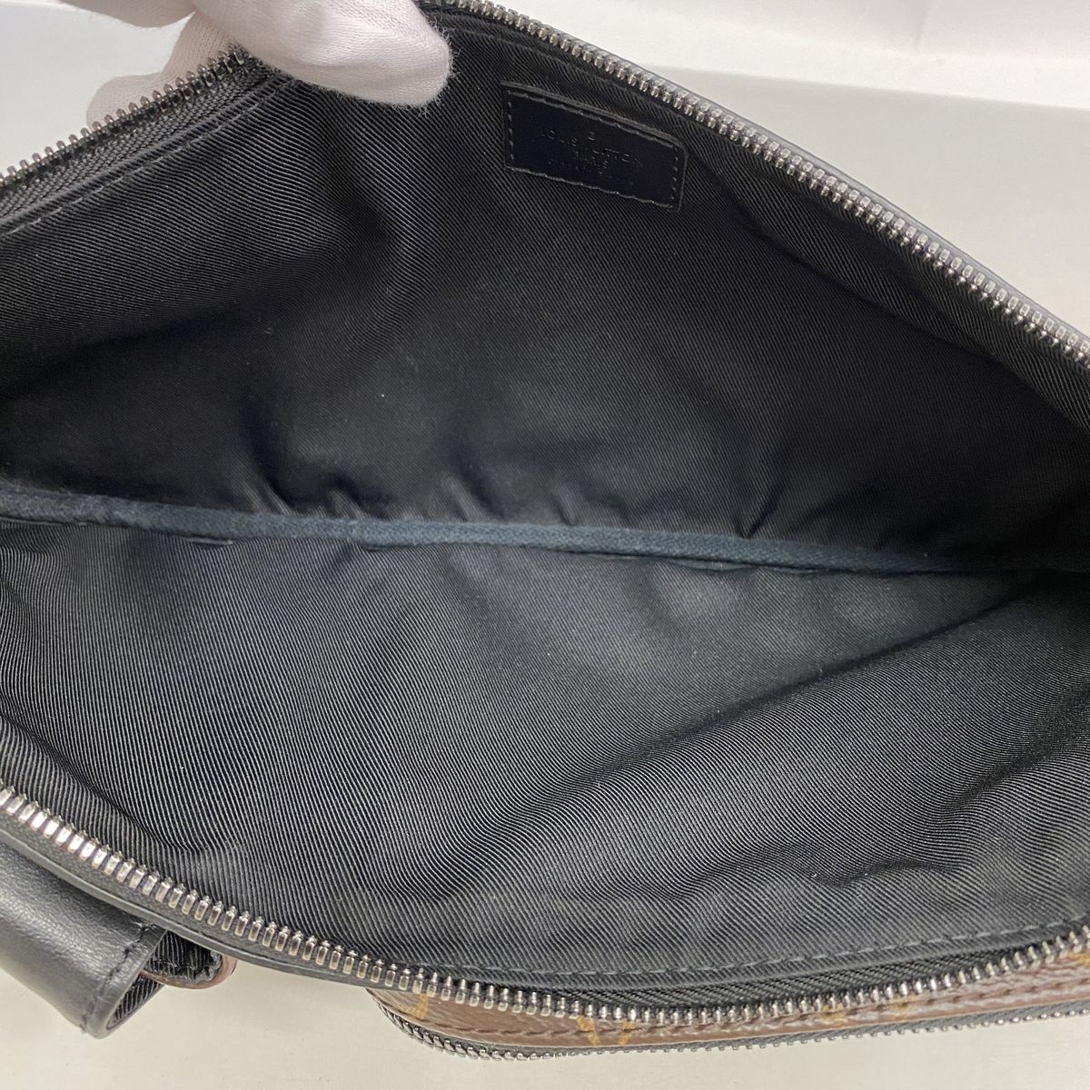 Louis Vuitton Waist Bag Monogram Macassar Christopher Brown Black — view 4