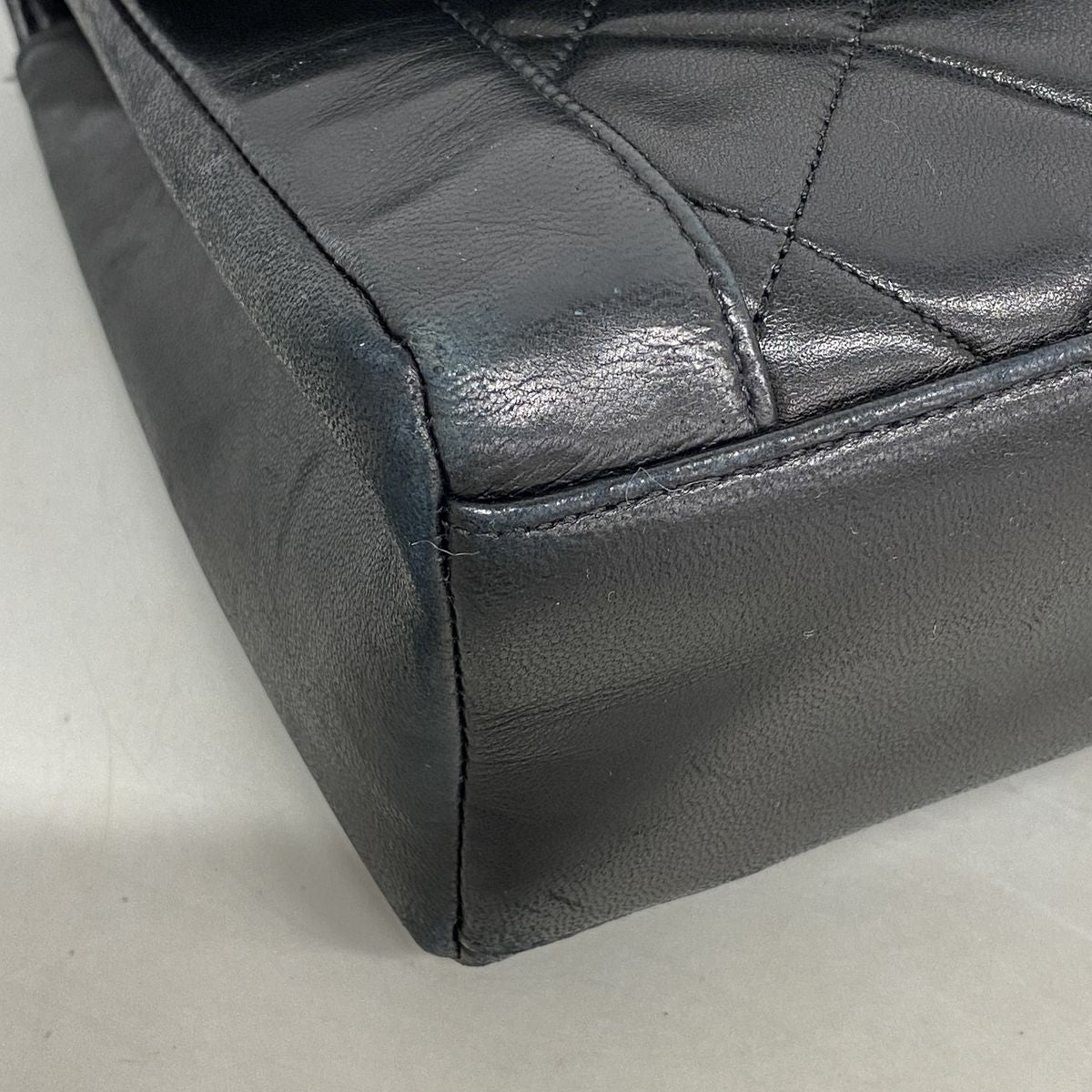 Chanel Shoulder Bag Diana Lambskin Black Gold — view 6