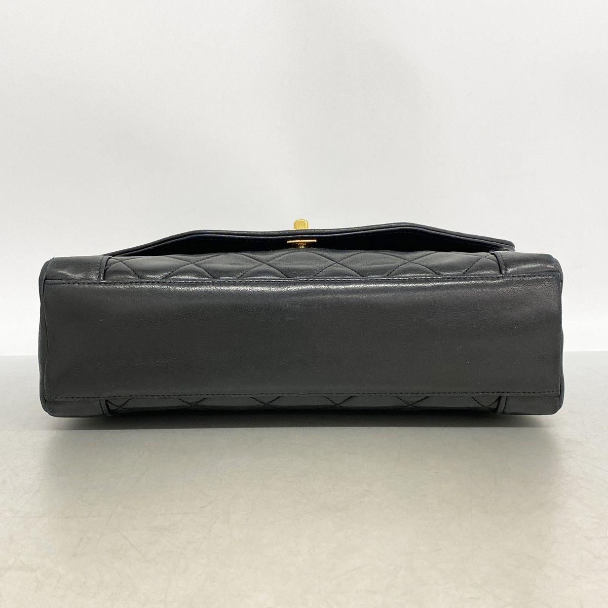 Chanel Shoulder Bag Diana Lambskin Black Gold — view 3