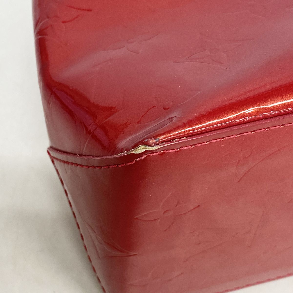 Louis Vuitton Tote Bag Vernis Reed PM Pomme D'amour — view 6