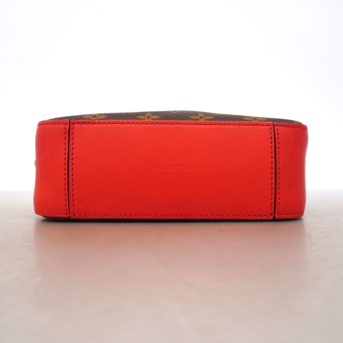 Louis Vuitton Shoulder Bag Monogram Saintonge Brown Coquelicot — view 3