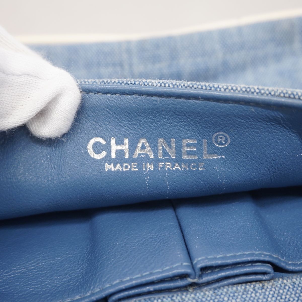 Chanel Shoulder Bag Choco Bar Denim Blue Silver — view 5