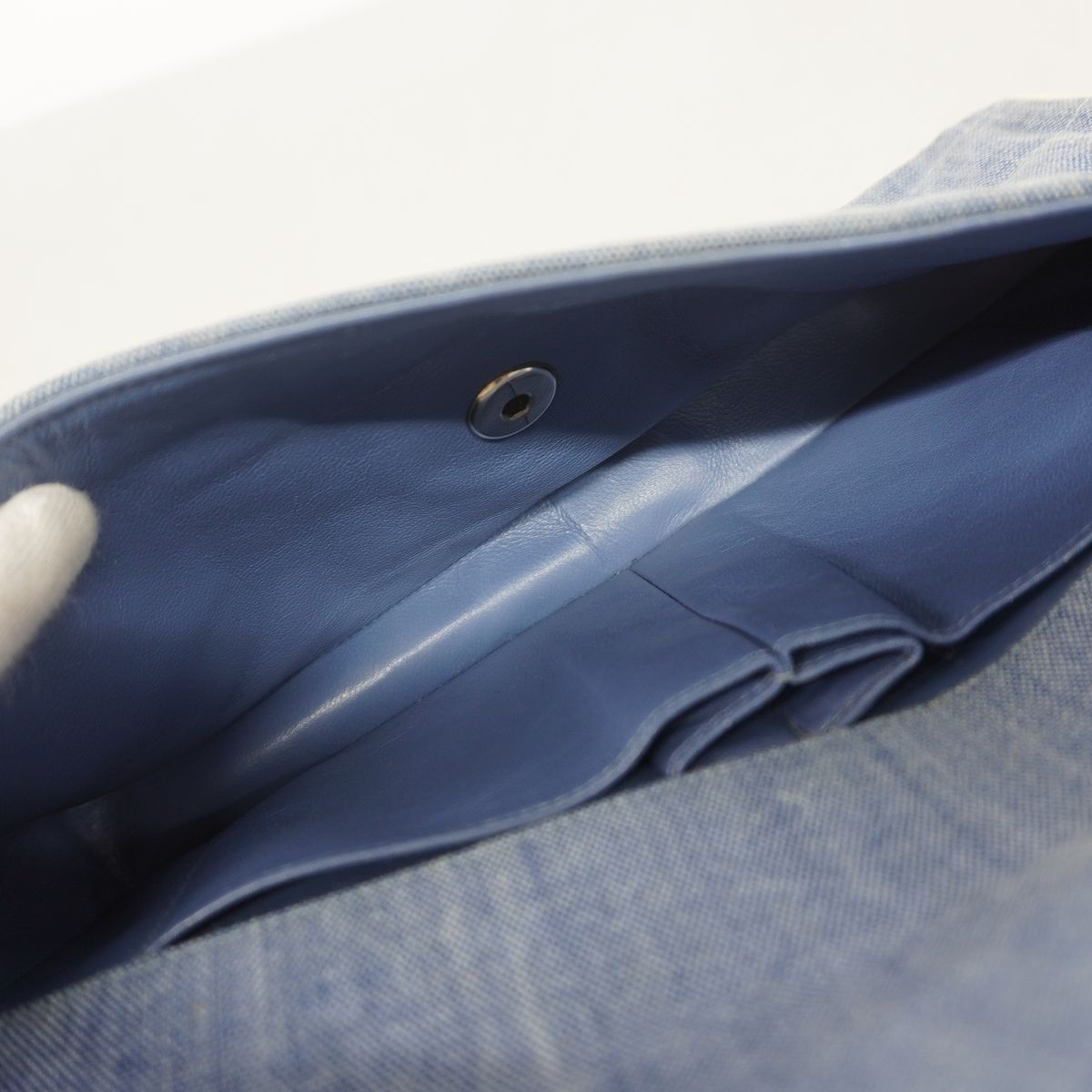 Chanel Shoulder Bag Choco Bar Denim Blue Silver — view 4