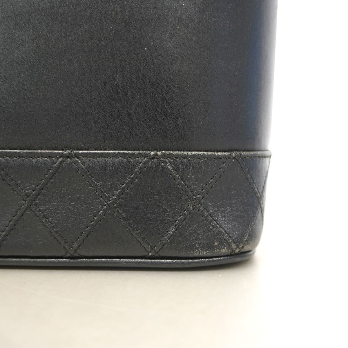 Chanel Vanity Bag Bicolor Lambskin Black Gold — view 8