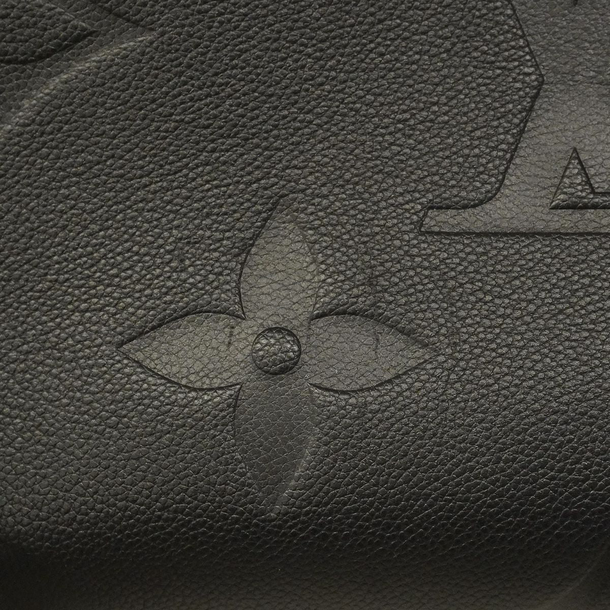 Louis Vuitton Tote Bag Monogram Empreinte On The Go MM Noir 2-Way — view 7