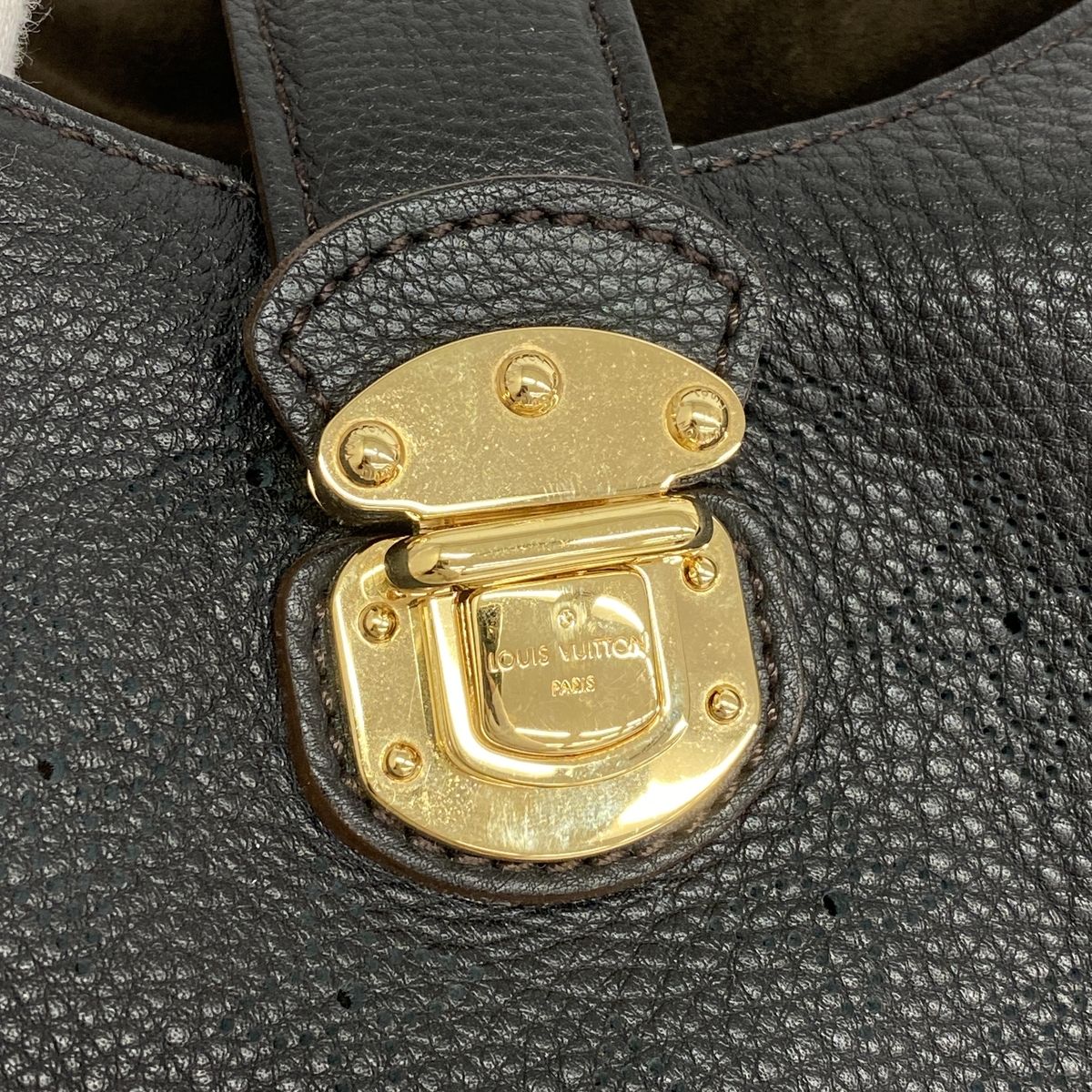 Louis Vuitton Tote Bag Mahina L Noir — view 8