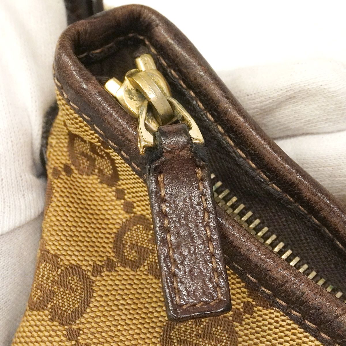 Gucci Shoulder Bag GG Canvas Beige Gold — view 8
