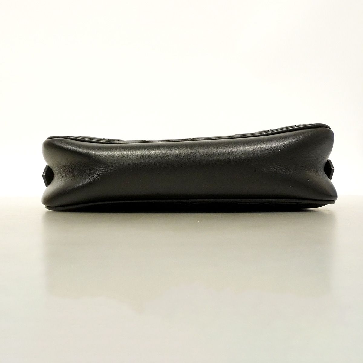 Gucci Shoulder Bag GG Marmont Leather Black Gold — view 3