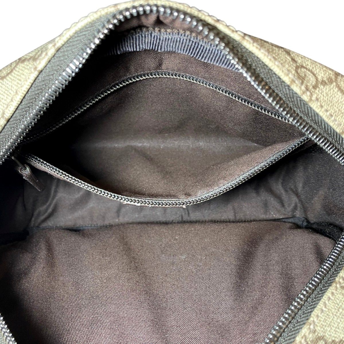 Gucci GG Supreme Shoulder Bag — view 6