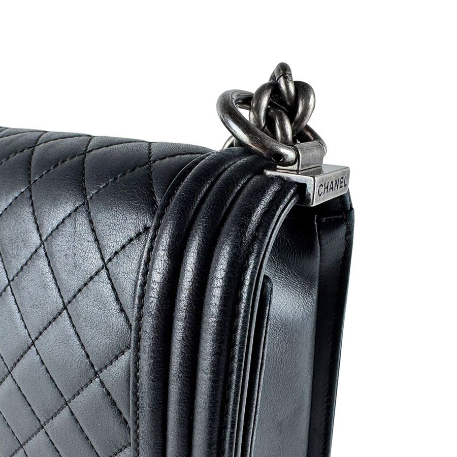 Chanel Shoulder Bag Boy Large — view 5