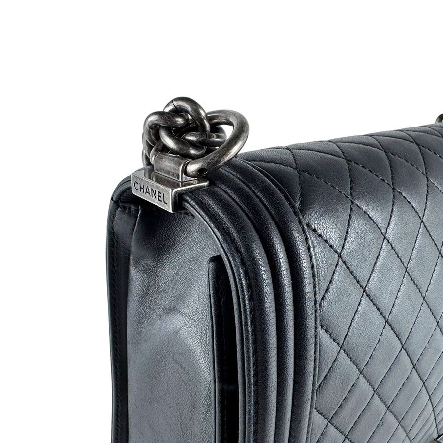 Chanel Shoulder Bag Boy Large — view 6