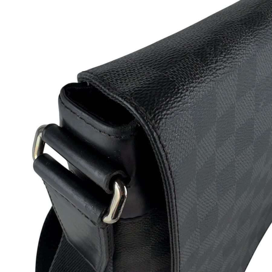 Louis Vuitton Shoulder Bag Damier Graphite District PM NM — view 7