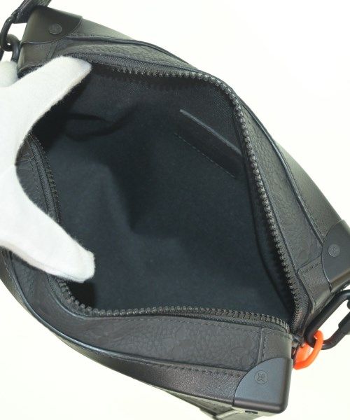 Louis Vuitton Shoulder Bag — view 4