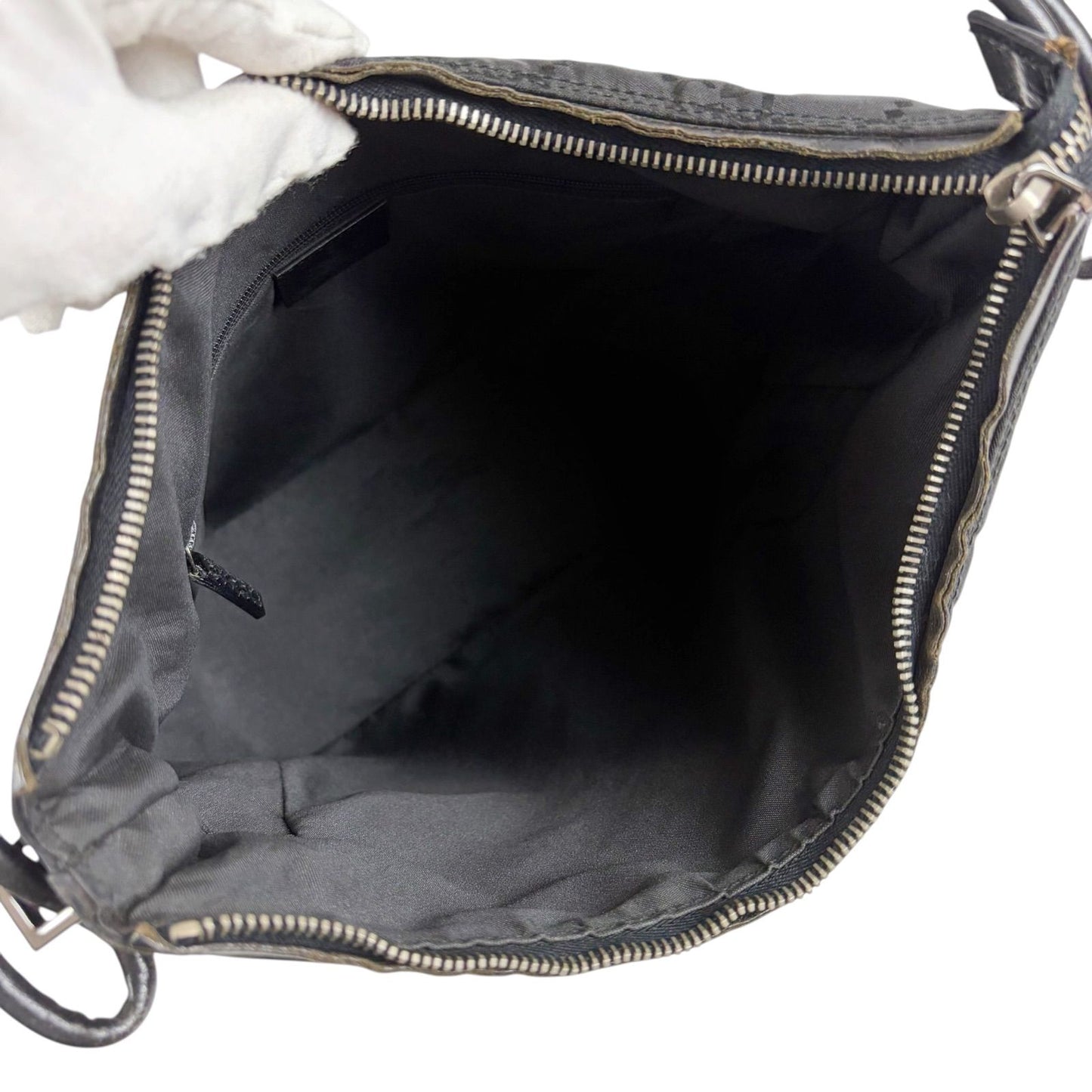 Gucci GG Nylon Canvas Hobo Black — view 8
