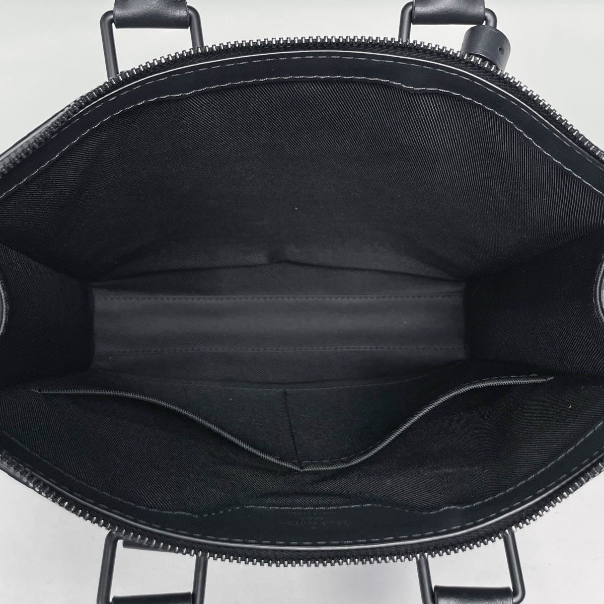 Louis Vuitton Sac Plat Cross Tote 2-Way Shoulder Bag Monogram Taurillon Noir — view 8